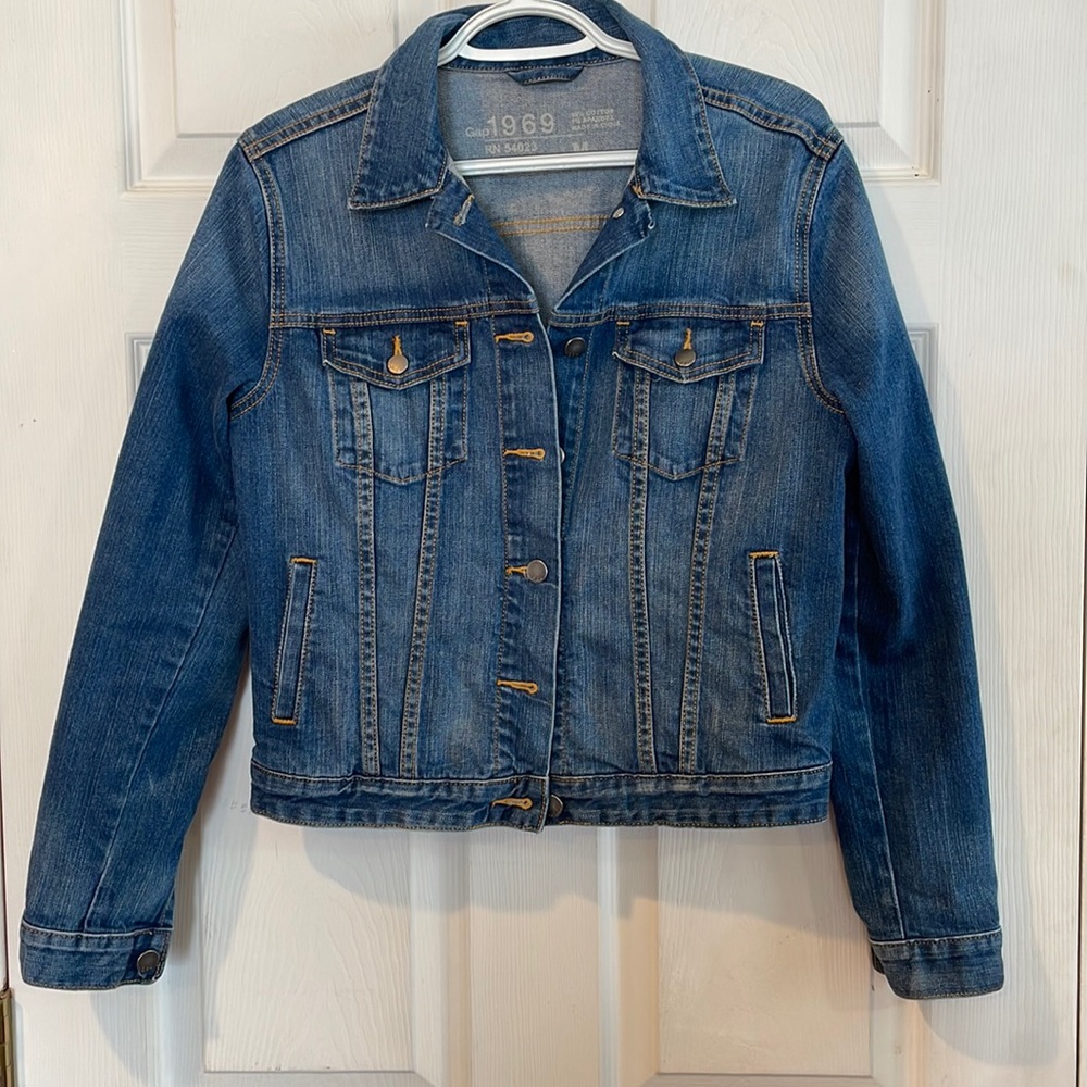 Gap 1969 Size Medium Ladies Jean Jacket